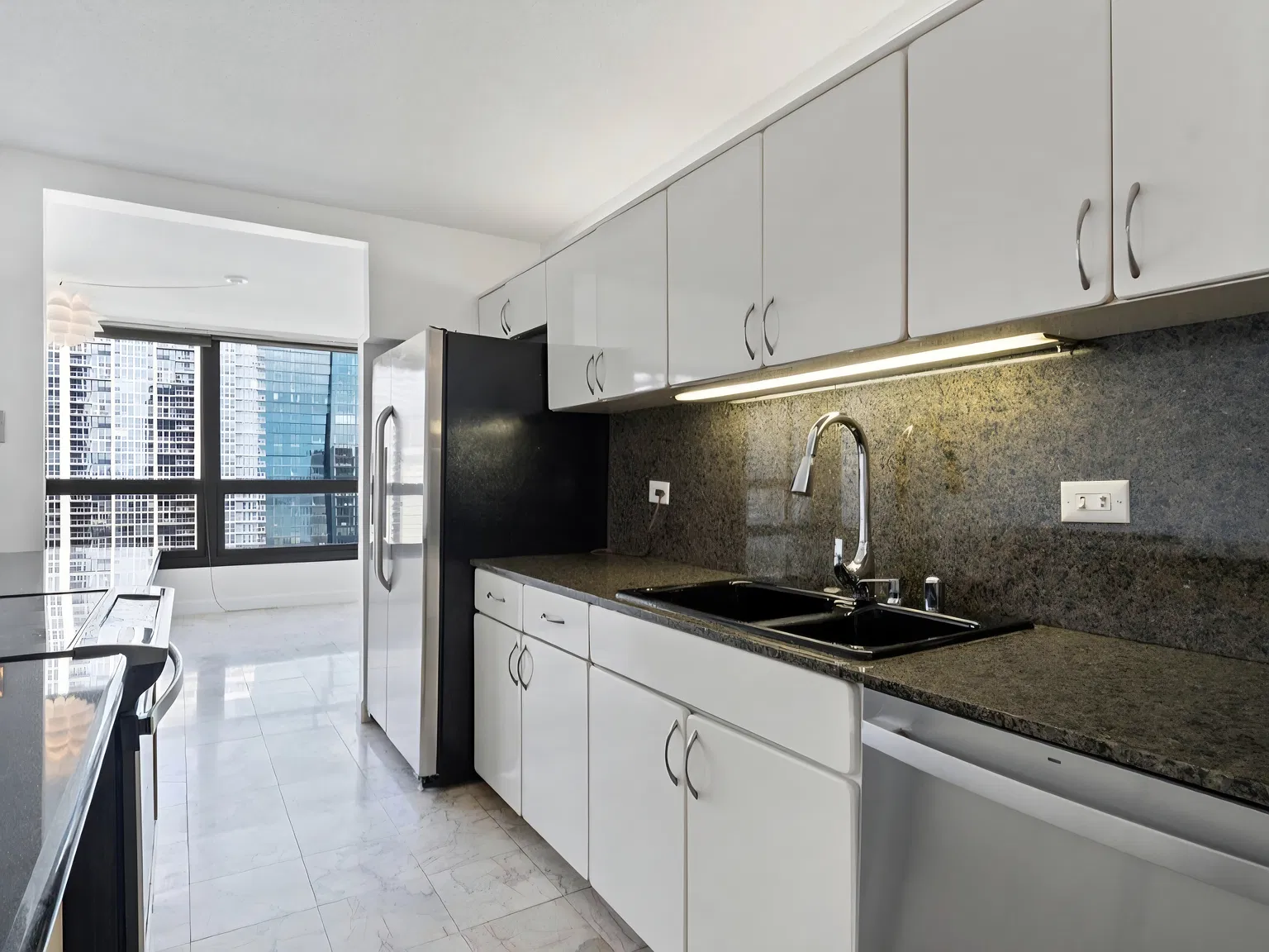 360 E Randolph St — Photo 2