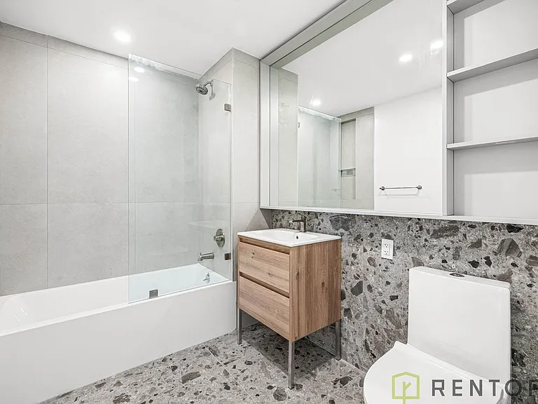 210 Greenpoint Ave #6C — Photo 5