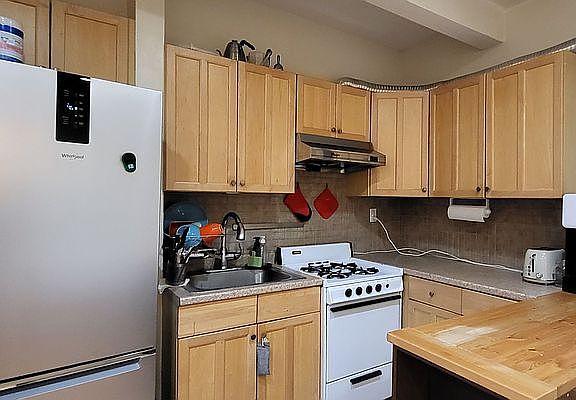 2nd image of 460 Ovington Ave APT 1B