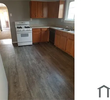 444 Thrift Ave — Photo 2