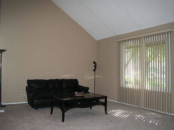 4th image of 5942 Clarendon Ct