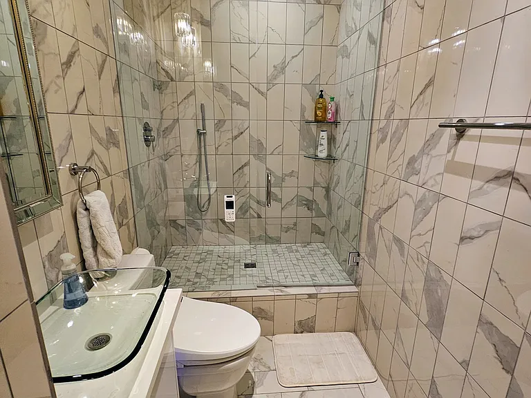 2200 Victory Ave #1001 — Photo 6