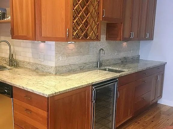 5th image of 820 W Wrightwood Ave #1