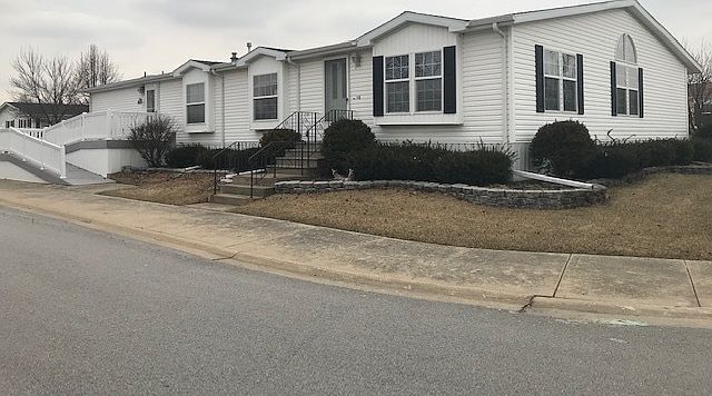 1st image of 163 Begonia Dr