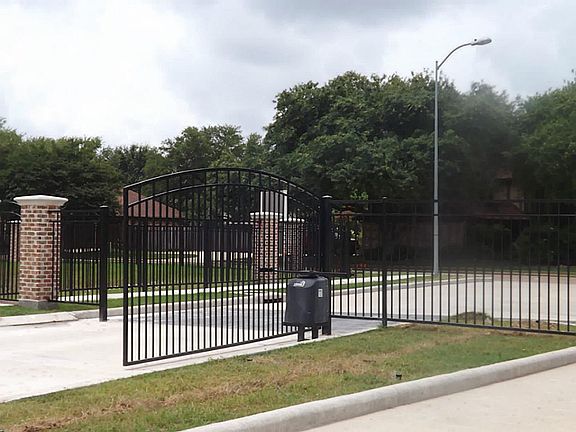 5th image of 4526 Vista Park Dr