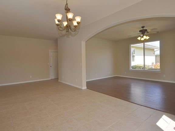4th image of 546 E San Diego St