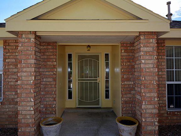 2nd image of 1730 Villa Contesa Dr NW
