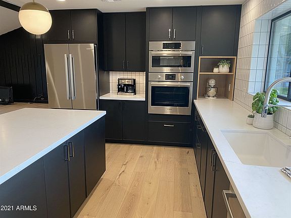3rd image of 316 W Marshall Ave