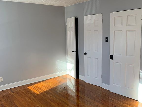 3rd image of 196 Park Ave #1