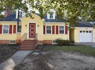 26 2nd Ave, Kilmarnock, VA 22482