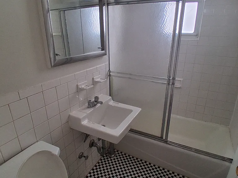 300 E 2nd St #3L — Photo 5