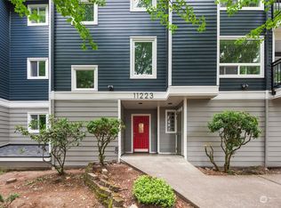11223 Corliss Ave N APT 203, Seattle, WA 98133