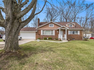 6203 Lake Forest Dr, Grand Blanc, MI, 48439