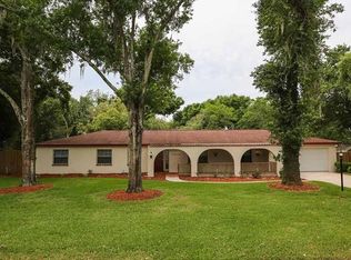 609 Greenbriar Dr, Brandon, FL 33511