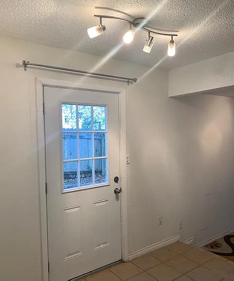 Back/side door to yard.