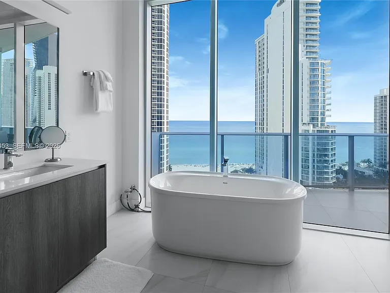 17550 Collins Ave #Penthouse 2 — Photo 18