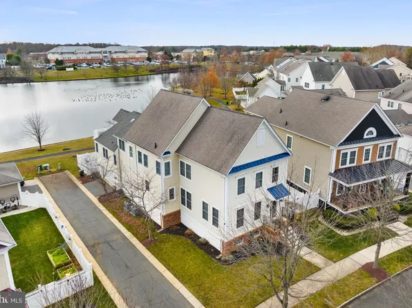 6 Hulse St, Robbinsville, NJ 08691