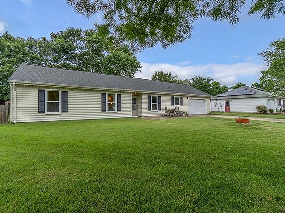 2nd image of 2213 Fiddlers Green Ct