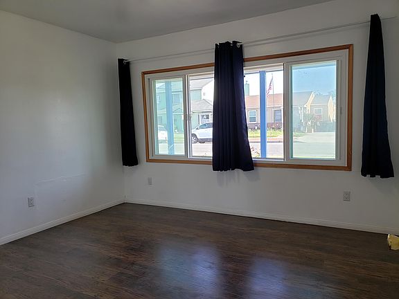 5th image of 5509 W 119th St
