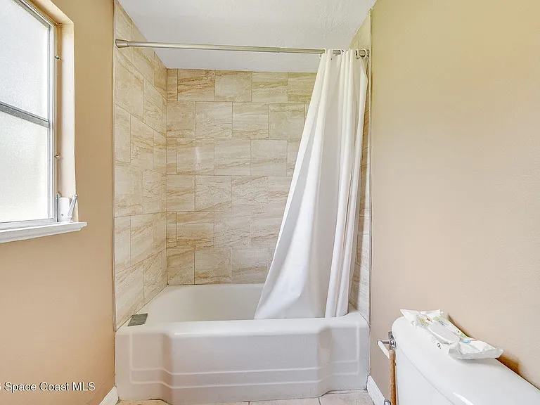 108 Avenue D E — Photo 14