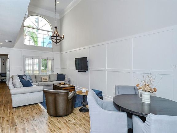 5th image of 1131 Coquille St #105