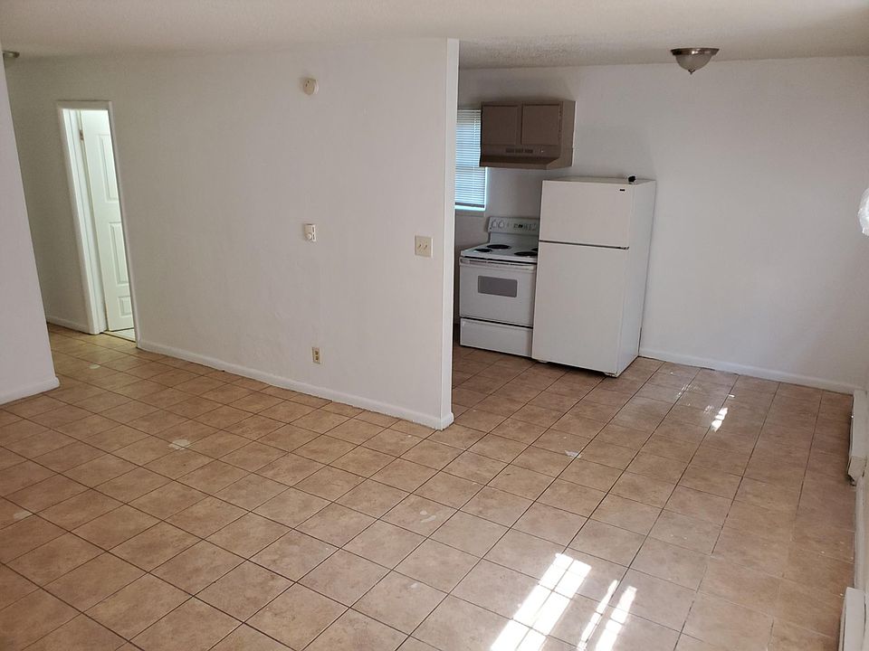 1st image of 526 W 28th St #2