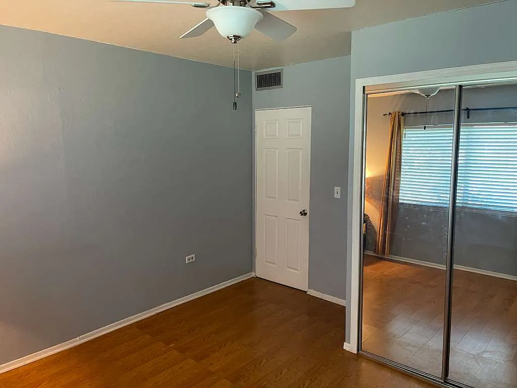1001 E Whitton Ave — Photo 3