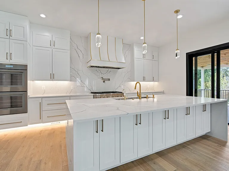 7532 Lisle Ave — Photo 3