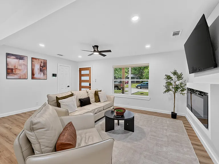 Patterson Dr — Photo 2