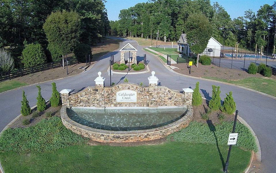 2nd image of 1529 Coldwater Pl #5A