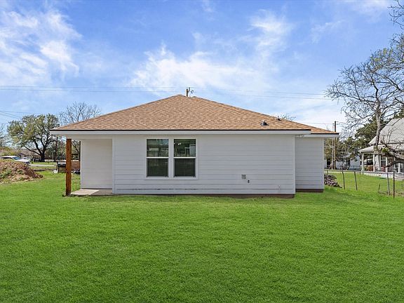 4th image of 204 N Wiebusch St