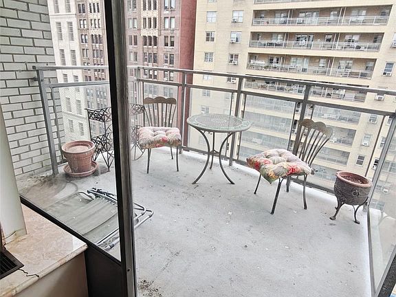 5th image of 303 E 57th Street #10D
