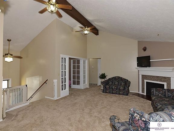 2nd image of 7906 Laurel Ct