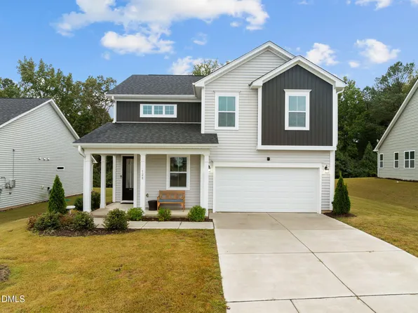 128 Davinhall Dr, Fuquay Varina, NC 27526