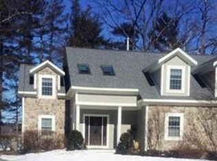 74 Willowdale Ave, Tyngsboro, MA 01879
