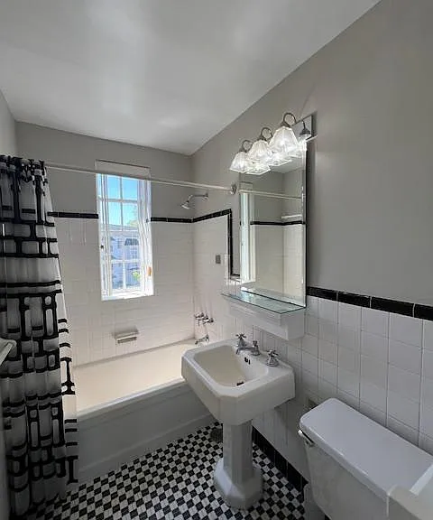 1700 N Elm St #K4 — Photo 7