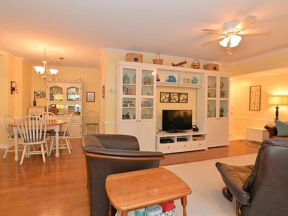 5th image of 311 E Morse Blvd APT 6-4