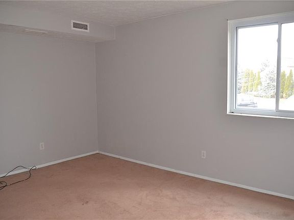 5th image of 16340 Heather Ln