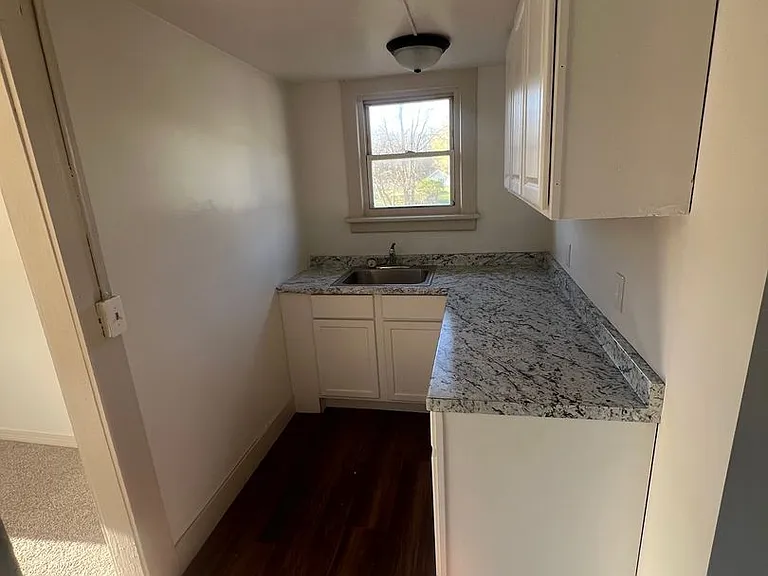 2417 W Jolly Rd — Photo 10