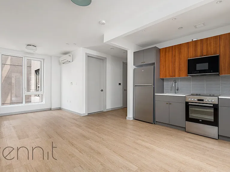 2809 Clarendon Rd #512 — Photo 1