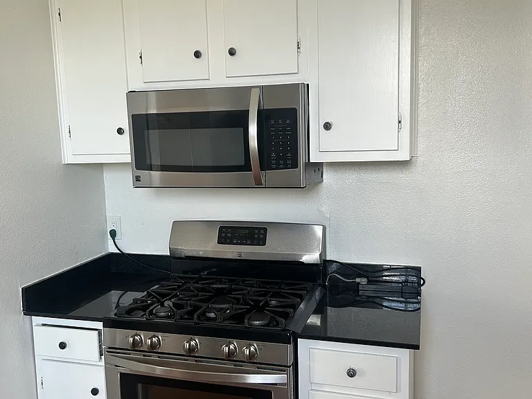 2931 Calhoun St — Photo 6