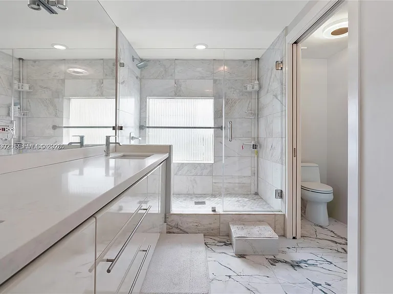 3400 SW 27th Ave #605 — Photo 16