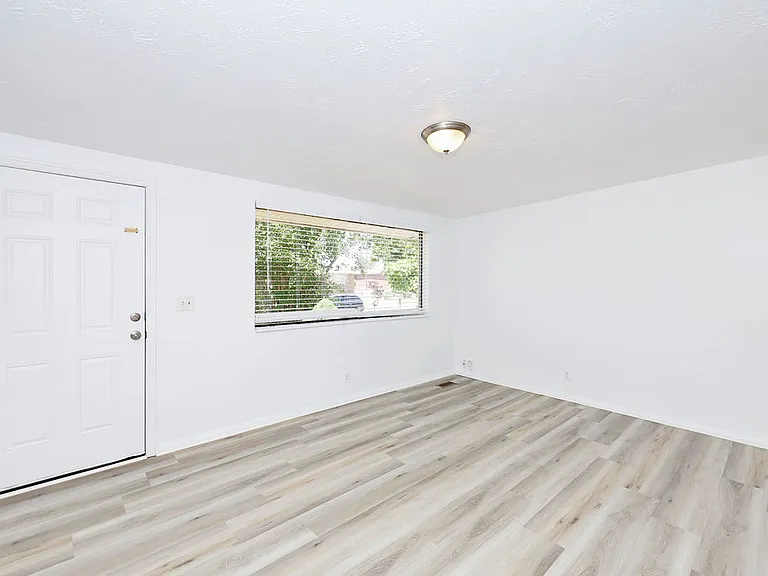 444 N Morton Dr — Photo 10