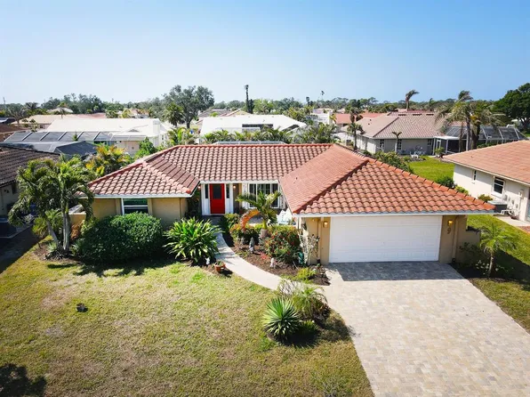 9 Windsor Dr, Englewood, FL 34223