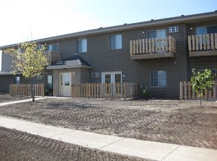 1110 Canoga Park Dr #10, Marshall, MN 56258