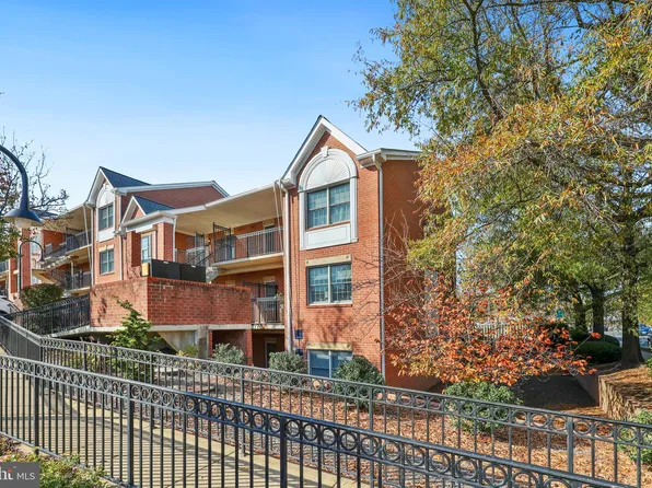 6940 Fairfax Dr Unit 308, Arlington, VA 22213
