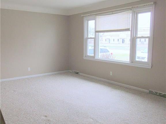 5th image of 5084 Taylor Dr
