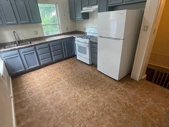 3rd image of 725 Cleveland Ave