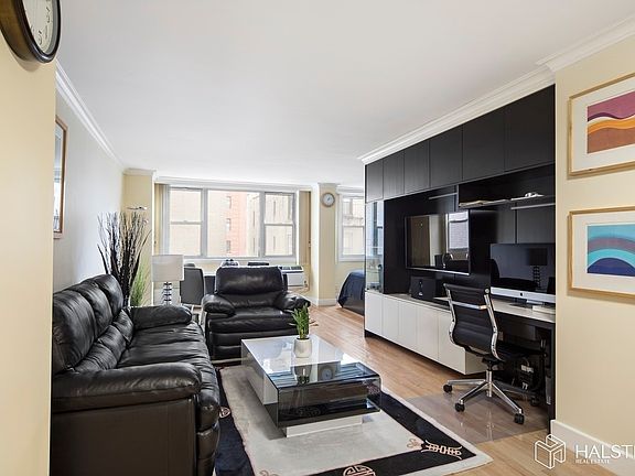 2nd image of 61 7th Ave #5T