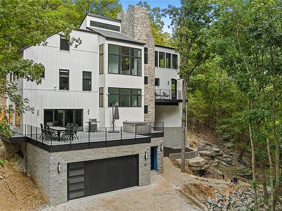 3rd image of 15 Dearhurst Rd